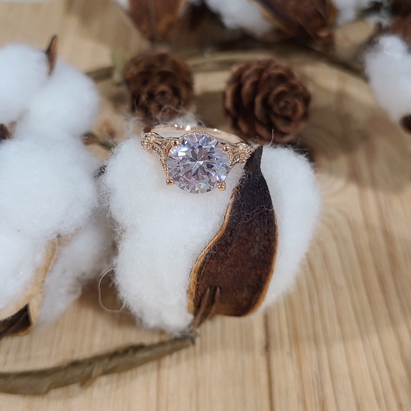 🩷💛NEW🩷💛 STUNNING!! Vintage 2.5kt Round CZ Ring in ROSE GOLD plating - Picture 7 of 14